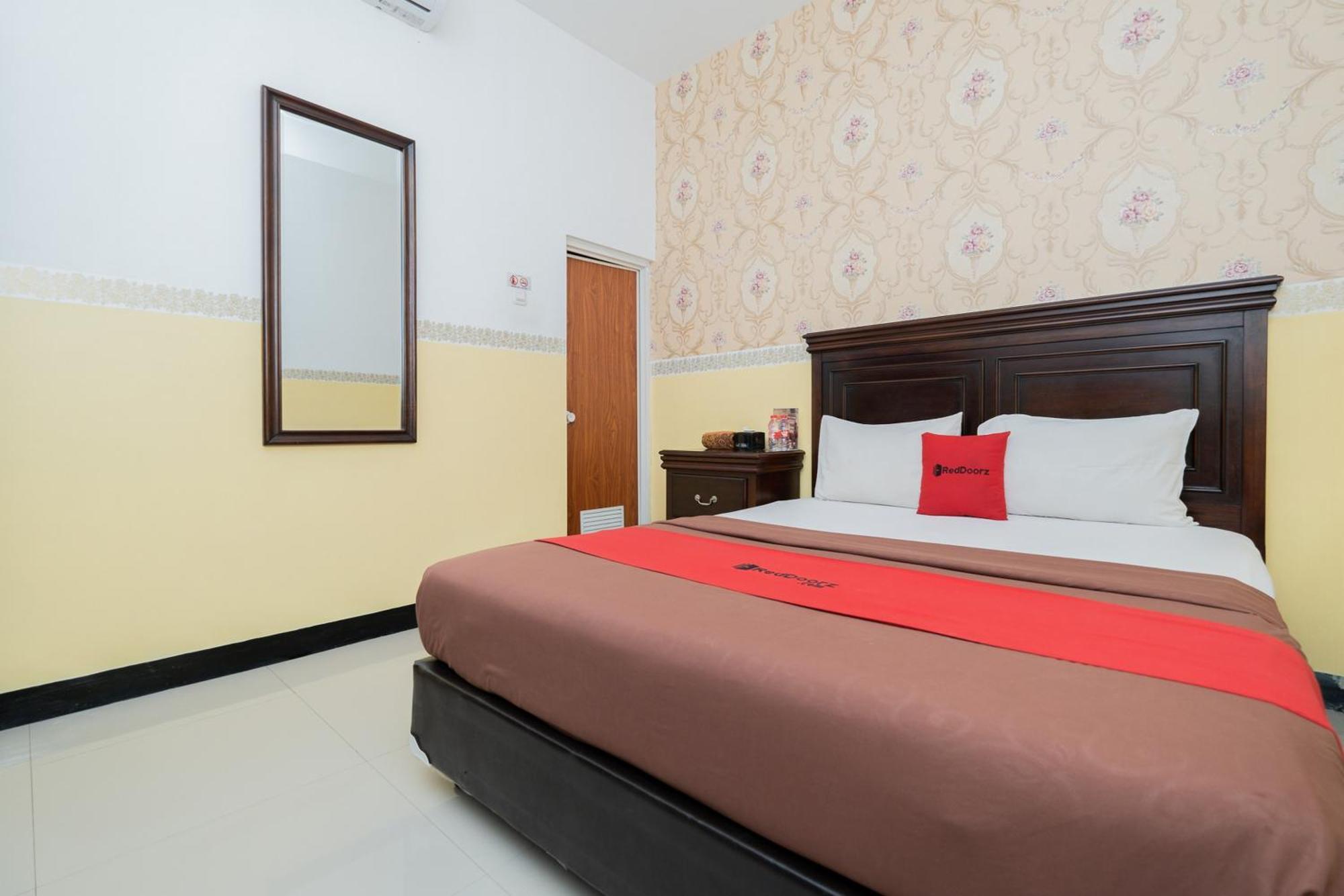 Reddoorz Near Taman Krida Budaya Wisma tamu