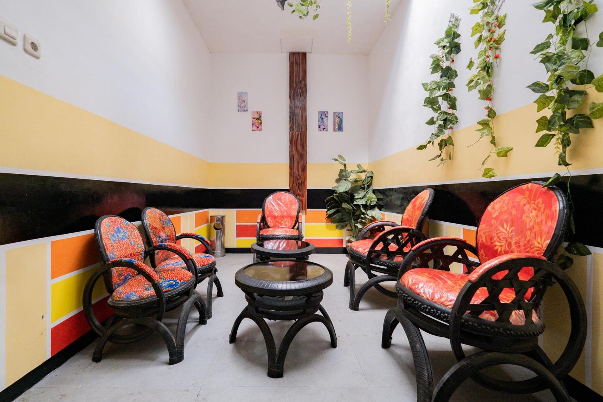 Wisma tamu Reddoorz Near Taman Krida Budaya Malang