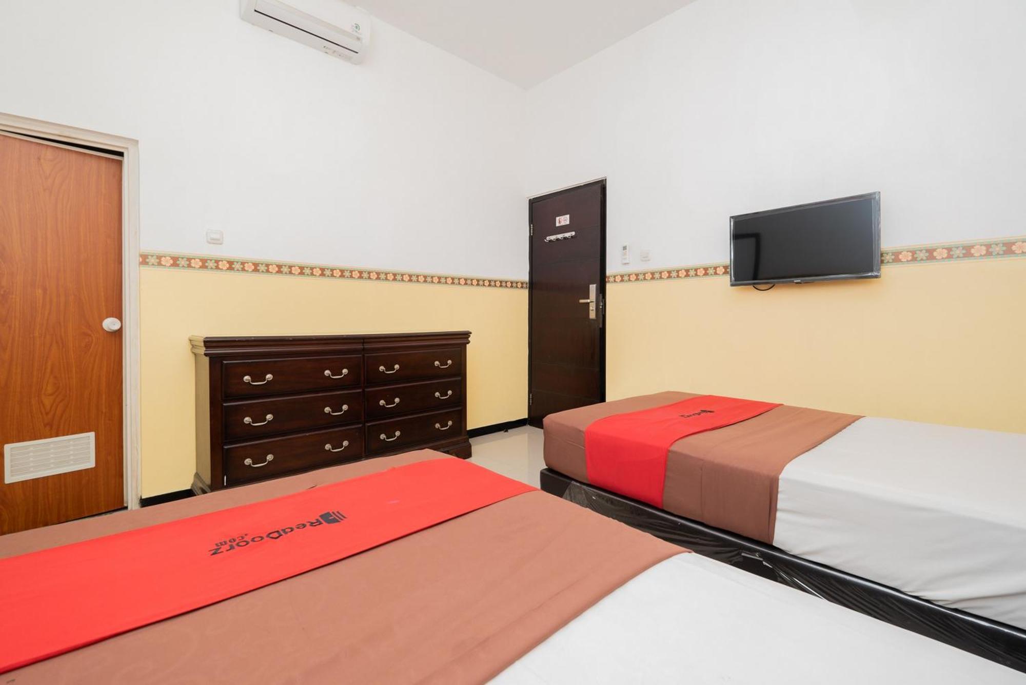 Reddoorz Near Taman Krida Budaya 2* Malang