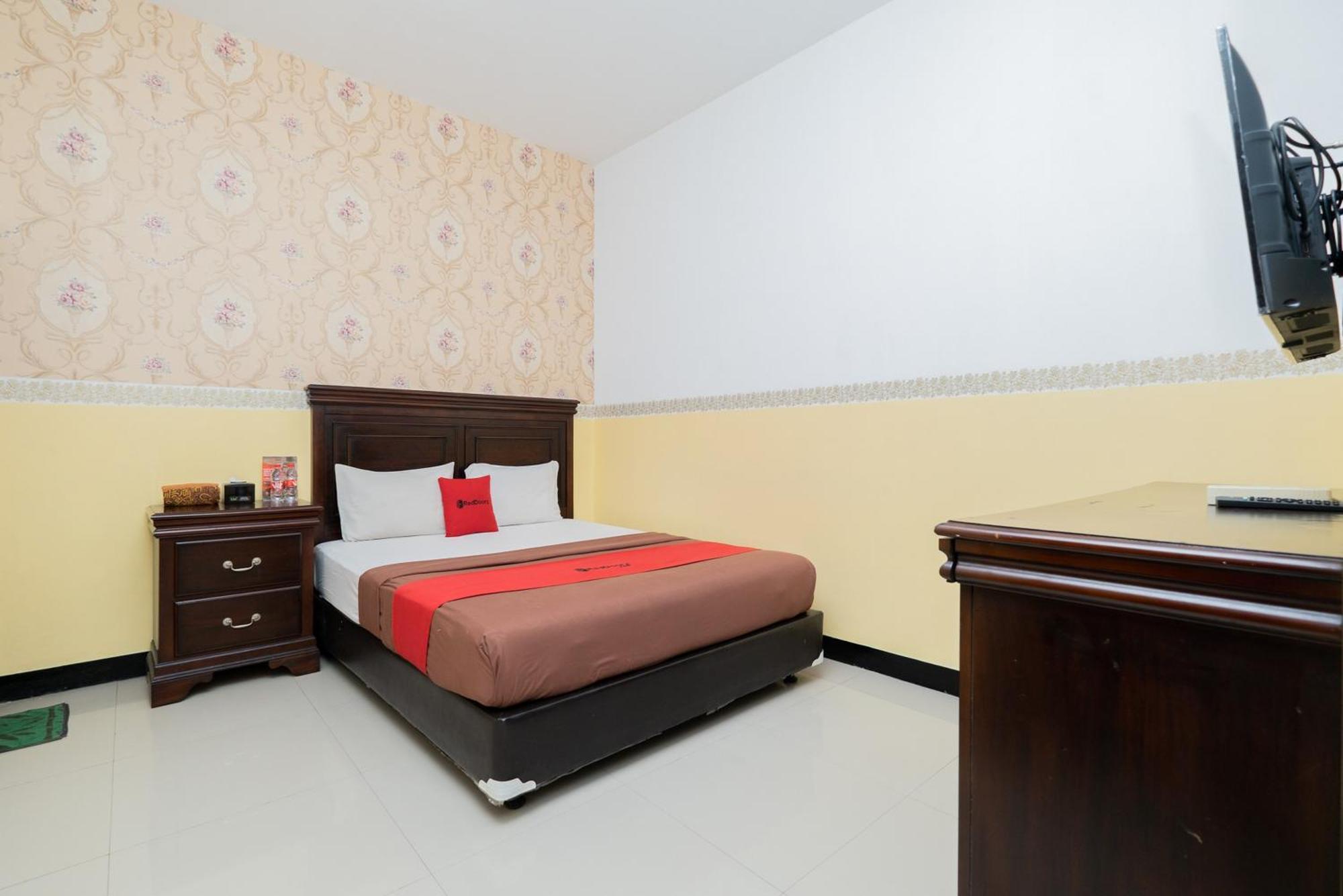 Reddoorz Near Taman Krida Budaya 2*